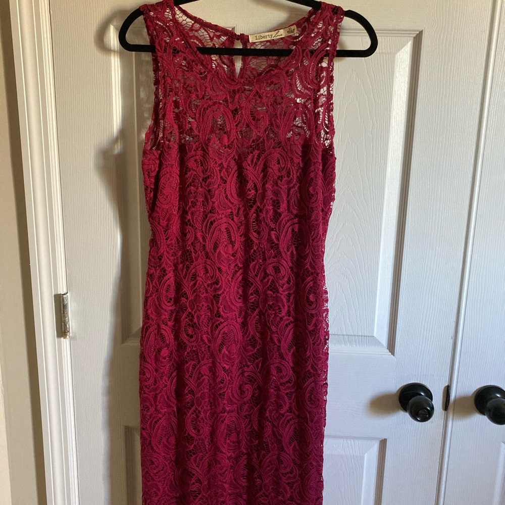 Liberty Love Sleeveless Lace Midi Dress in Rich Red